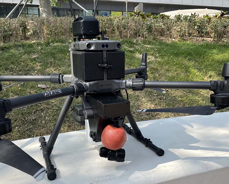 Отбор проб воды с квадрокоптера DJI Matrice 300