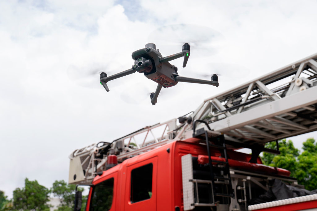 Новая серия портативных беспилотников DJI Mavic 3 Enterprise задает высокий стандарт промышленным дронам