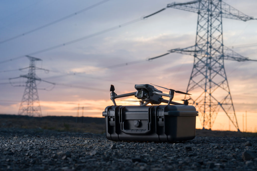 Новая серия портативных беспилотников DJI Mavic 3 Enterprise задает высокий стандарт промышленным дронам