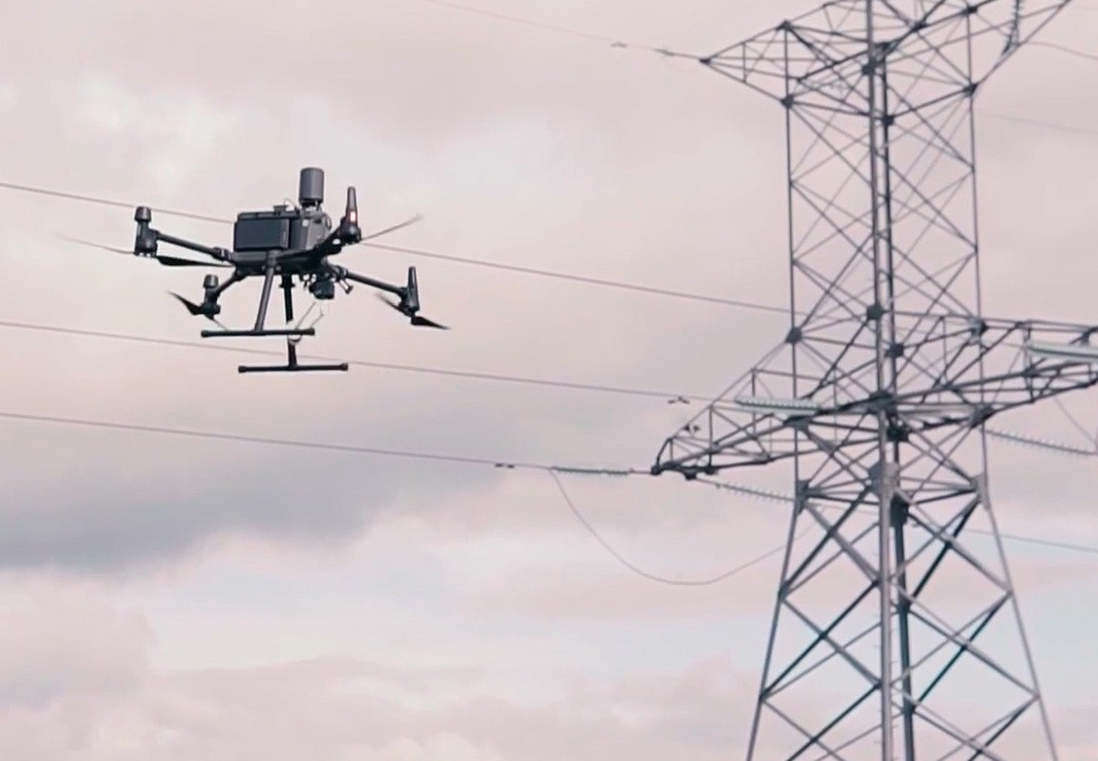 Нестандартное применение дрона DJI Matrice 300 RTK при прокладке линий связи (ВОЛС)