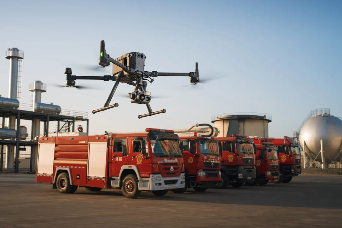 Тепловизионная камера DJI Zenmuse H30T для дронов 1 DJI Zenmuse H30T — флагманская всепогодная мультифункциональная камера для промышленных дронов серии DJI Matrice.